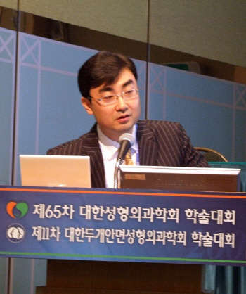 아이미김성민성형외과 페이스리모델링연구소 눈지방이식센터 성형외과전문의 김성민